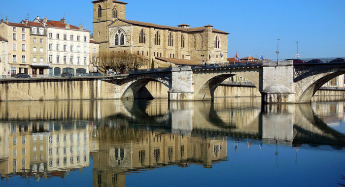 Histoire de la collégiale Saint-Barnard